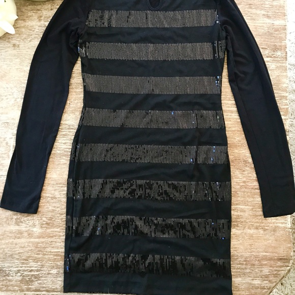 BEAUTIFUL BLACK SEQUIN STRIPED SOPRANO DRESS ✨ - Picture 6 of 9